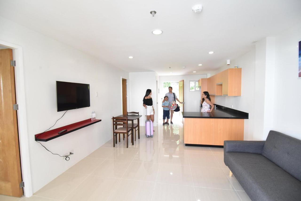 Holiday Oceanview Residences And Resort Samal Exterior foto