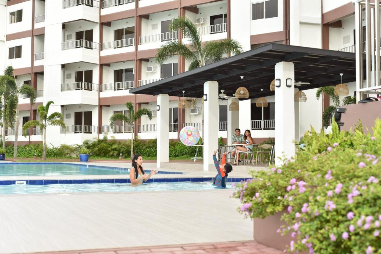 Holiday Oceanview Residences And Resort Samal Exterior foto